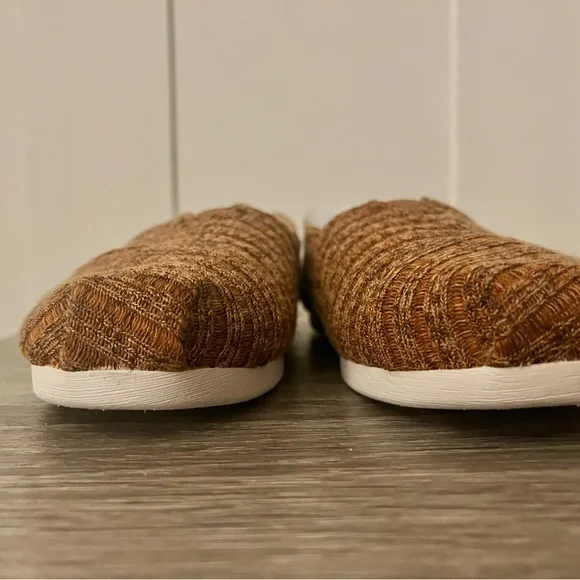 TOMS Women's Tan Textured Loafers - Picture 8 of 12
